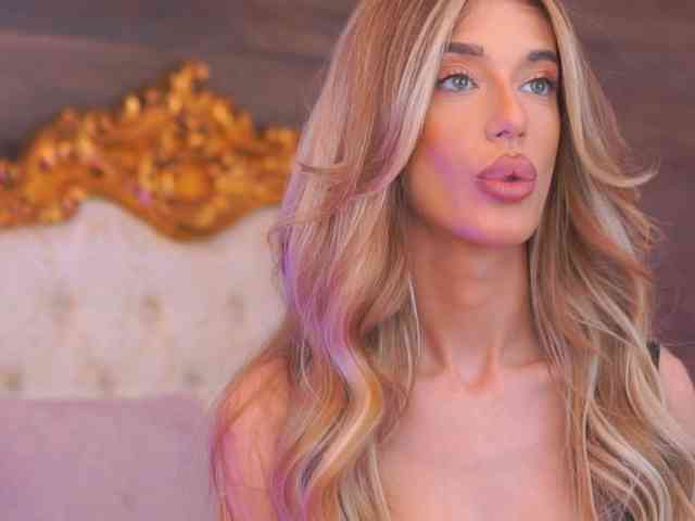 EllieRedd bongacams