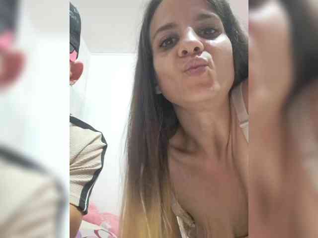 ErykaAndGrey webcam