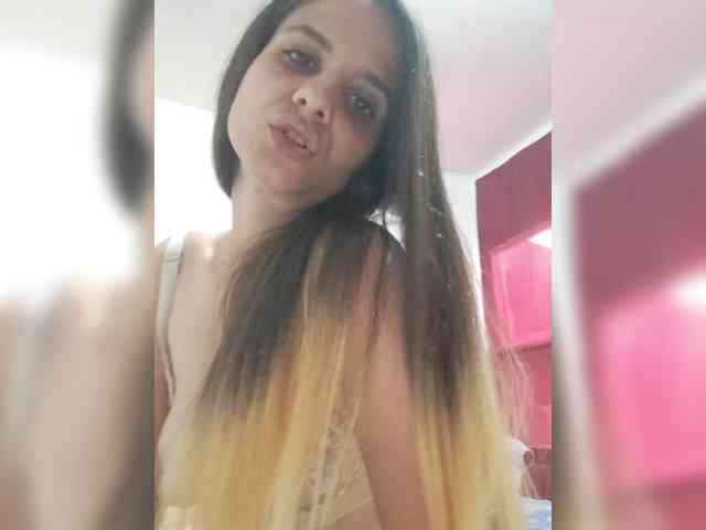 ErykaAndGrey webcam