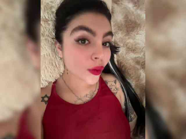 RoseMoonn webcam