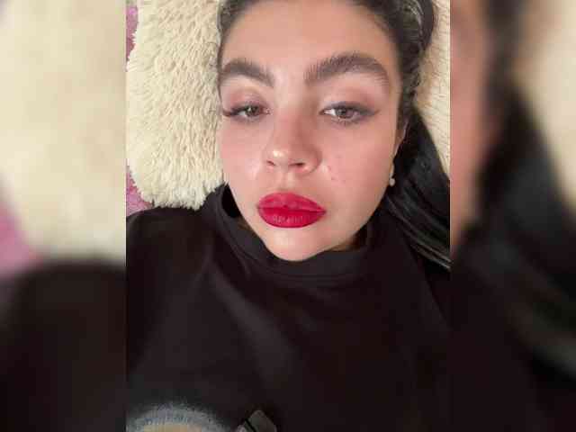 RoseMoonn webcam