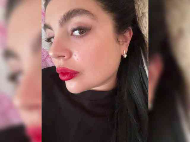 RoseMoonn webcam