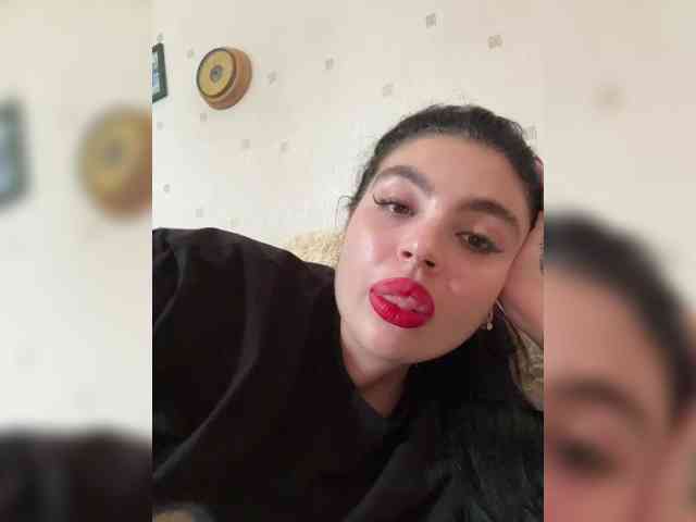 RoseMoonn webcam