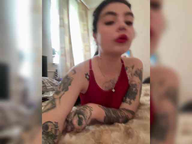 RoseMoonn webcam
