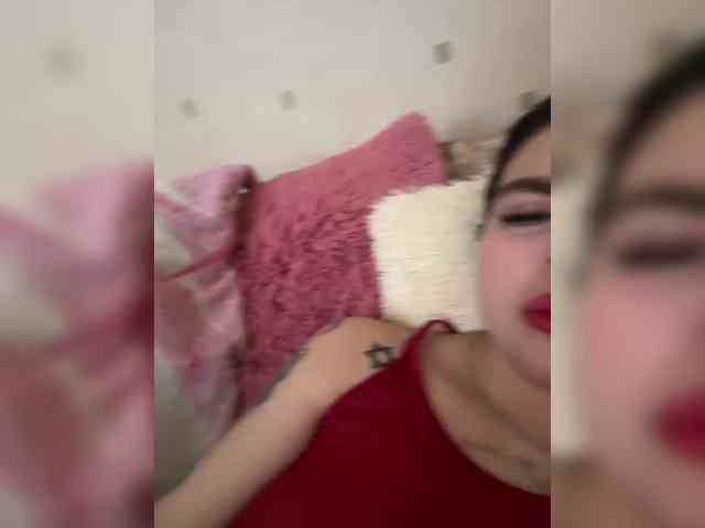 RoseMoonn webcam