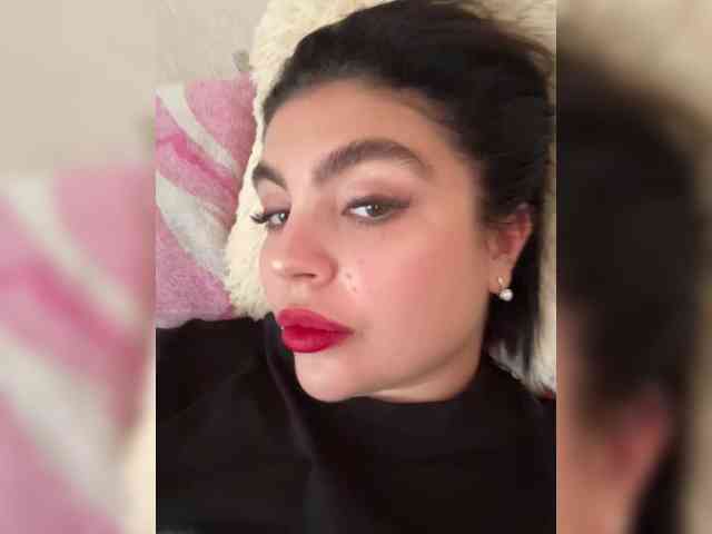 RoseMoonn webcam