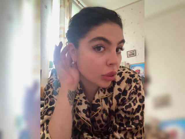 RoseMoonn webcam