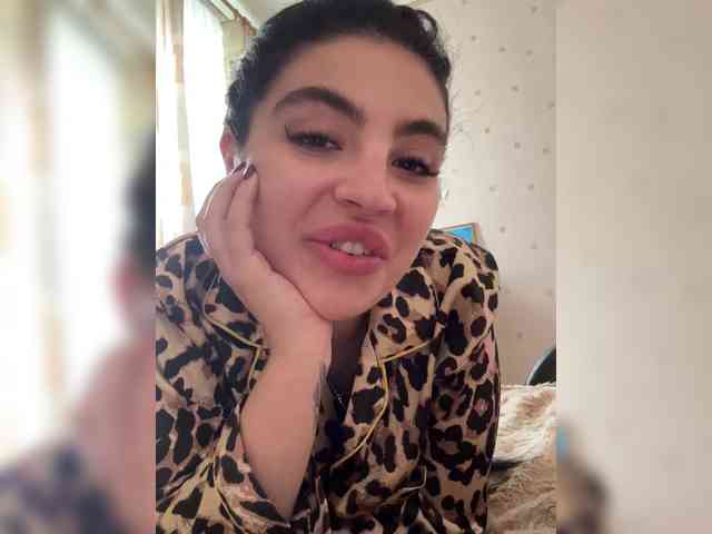 RoseMoonn webcam