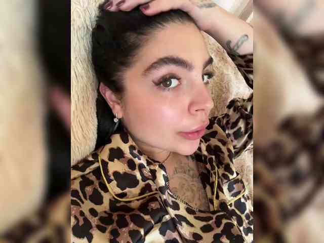 RoseMoonn webcam