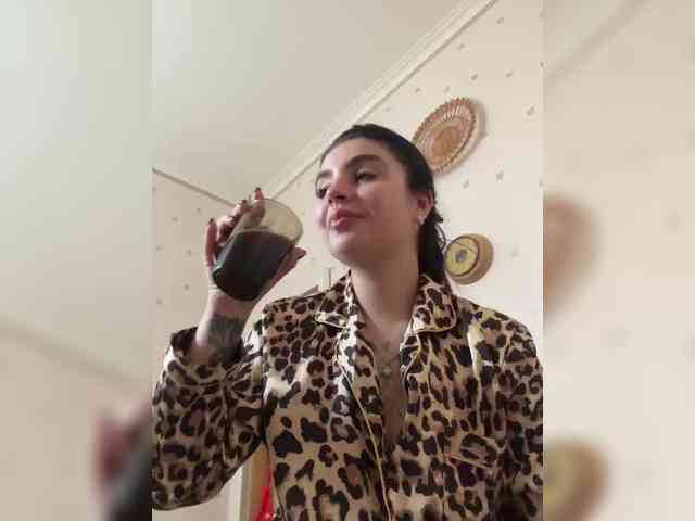 RoseMoonn webcam