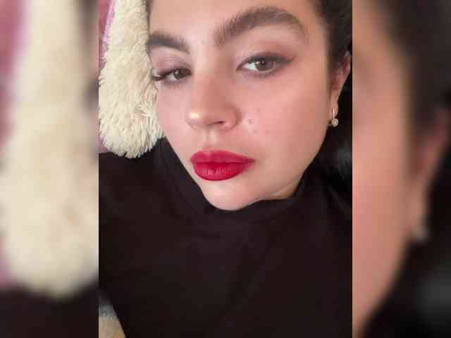 RoseMoonn webcam