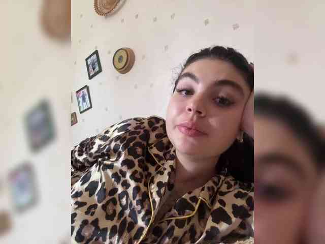RoseMoonn webcam