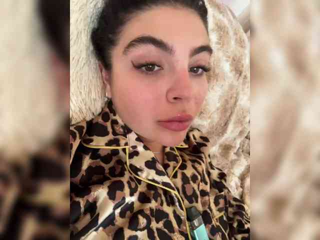 RoseMoonn webcam