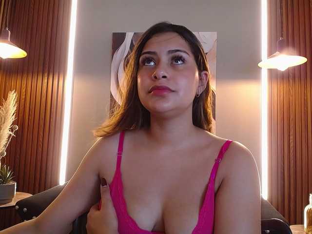 CurlyDani's BongaCams show and profile