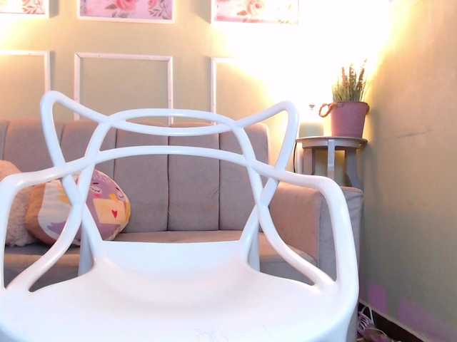 CurlyDani's BongaCams show and profile