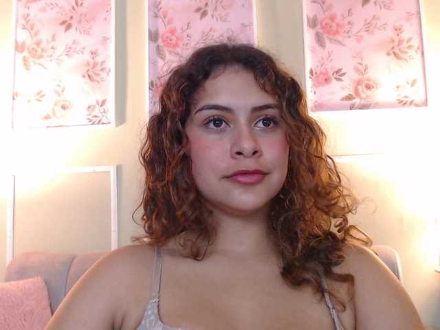 CurlyDani's BongaCams show and profile