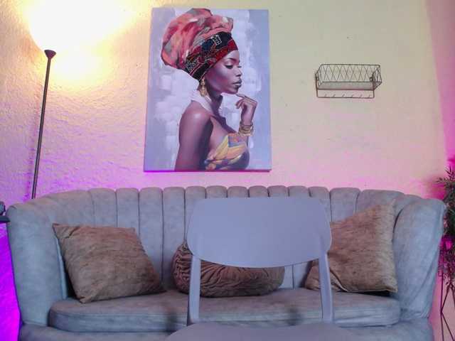 CurlyDani's BongaCams show and profile