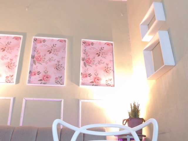 CurlyDani's BongaCams show and profile