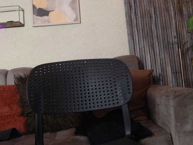 CurlyDani's BongaCams show and profile