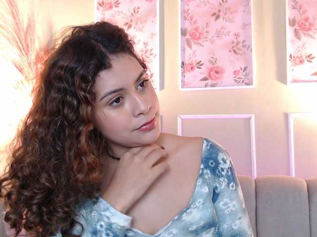 CurlyDani's BongaCams show and profile