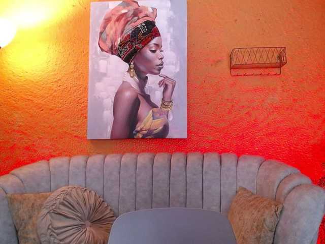 CurlyDani's BongaCams show and profile