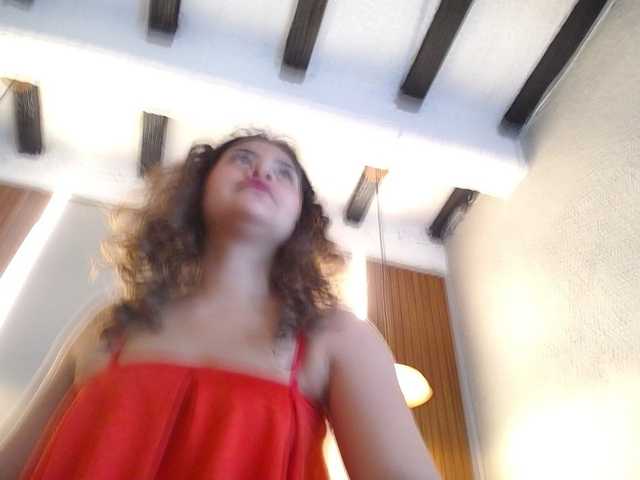 CurlyDani's BongaCams show and profile