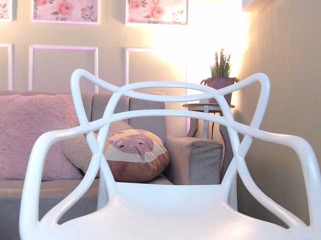 CurlyDani's BongaCams show and profile