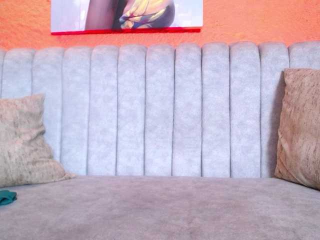 CurlyDani's BongaCams show and profile