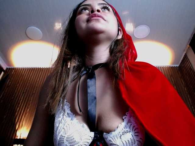 CurlyDani's BongaCams show and profile