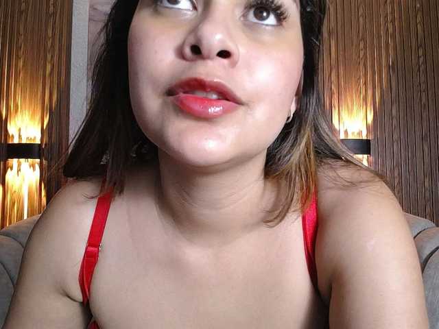 CurlyDani's BongaCams show and profile