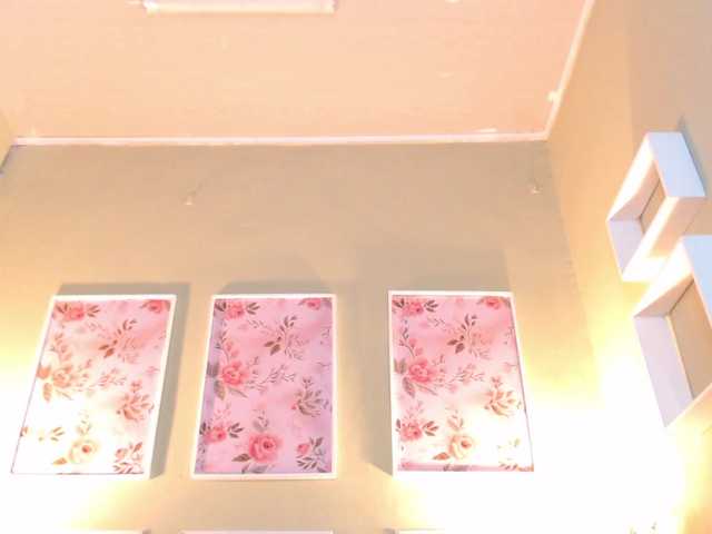 CurlyDani's BongaCams show and profile