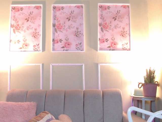 CurlyDani's BongaCams show and profile