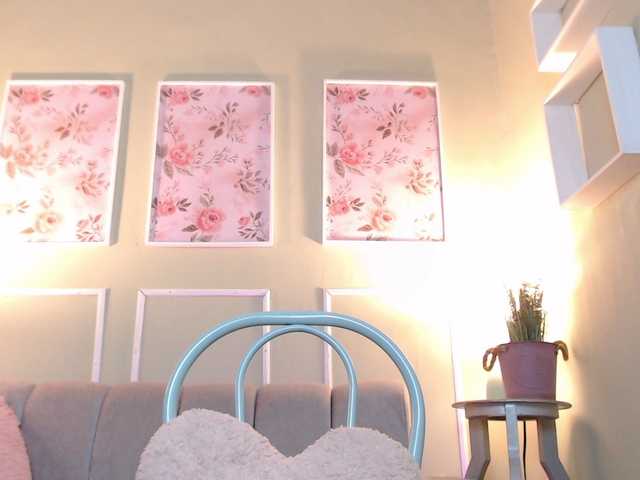 CurlyDani's BongaCams show and profile