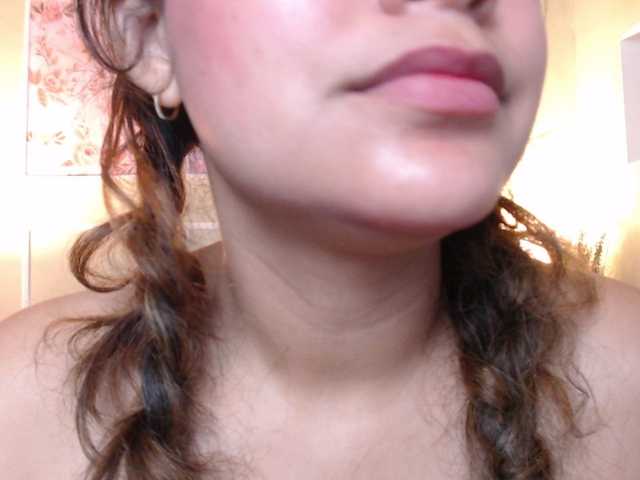 CurlyDani's BongaCams show and profile