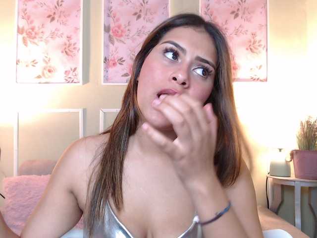 CurlyDani's BongaCams show and profile