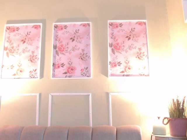 CurlyDani's BongaCams show and profile