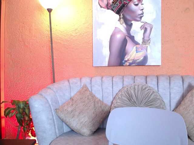 CurlyDani's BongaCams show and profile