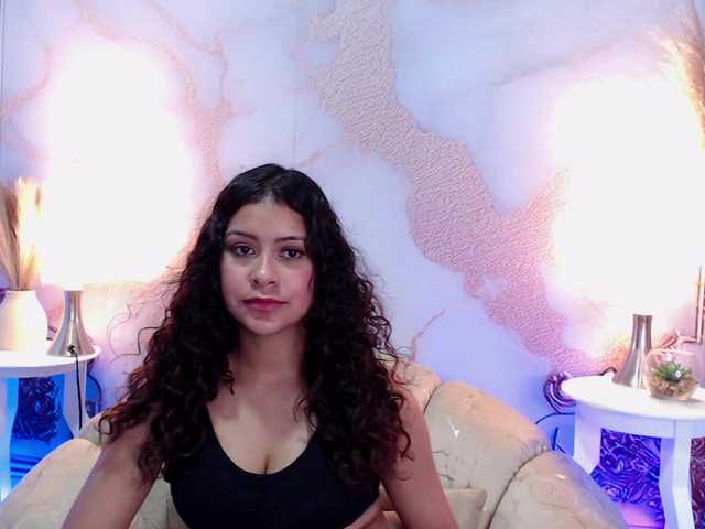  CurlyDani chat room