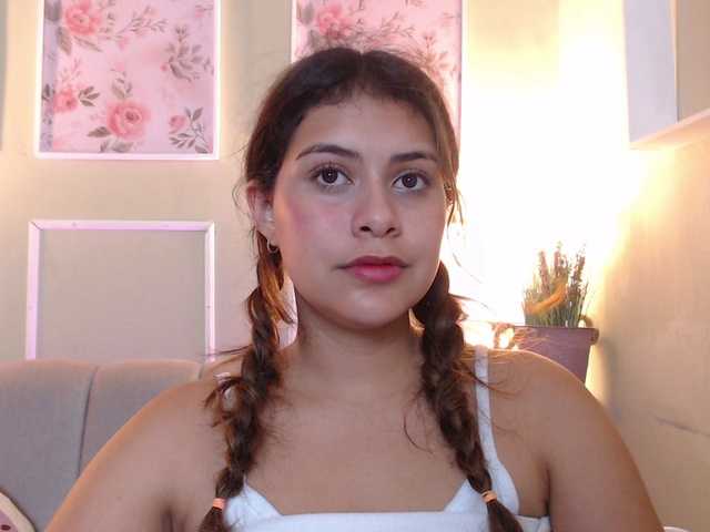 CurlyDani's BongaCams show and profile