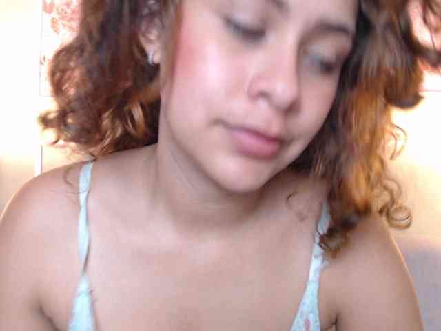 CurlyDani Live Webcam on BongaCams