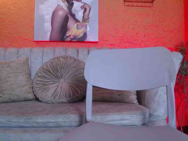 CurlyDani Live Webcam on BongaCams