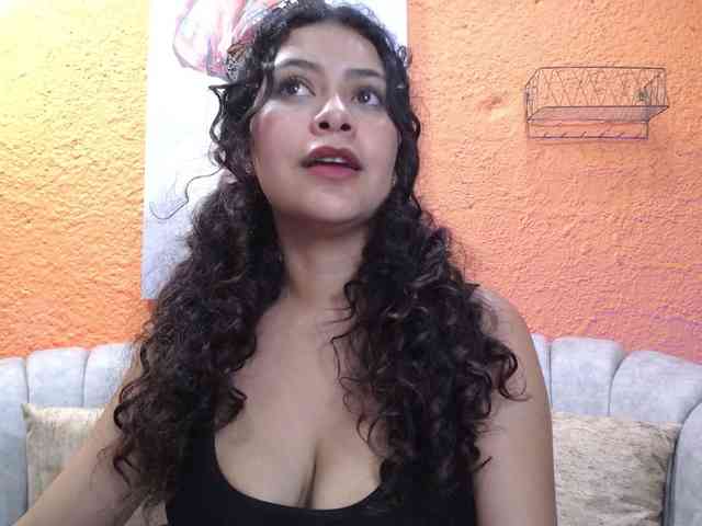 CurlyDani