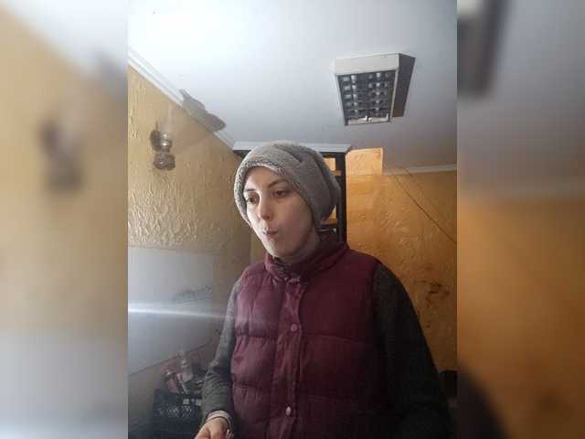 Kira700's BongaCams show and profile