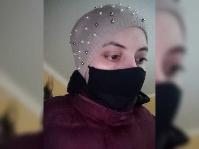 Kira700's BongaCams show and profile