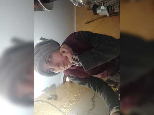 Kira700's BongaCams show and profile