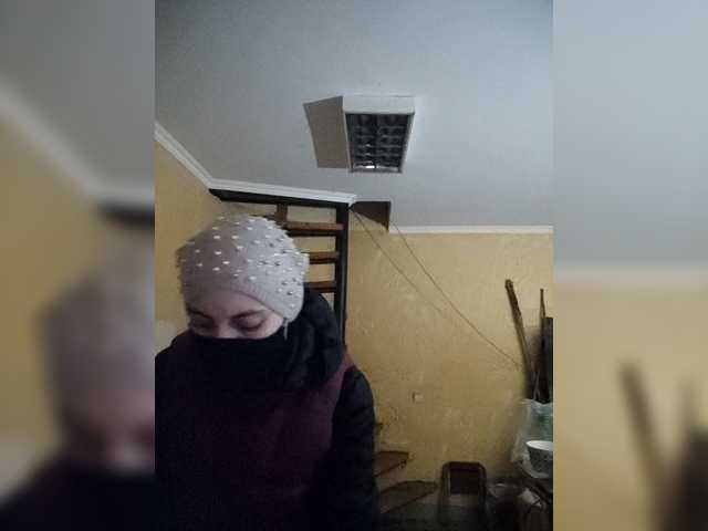 Kira700's BongaCams show and profile