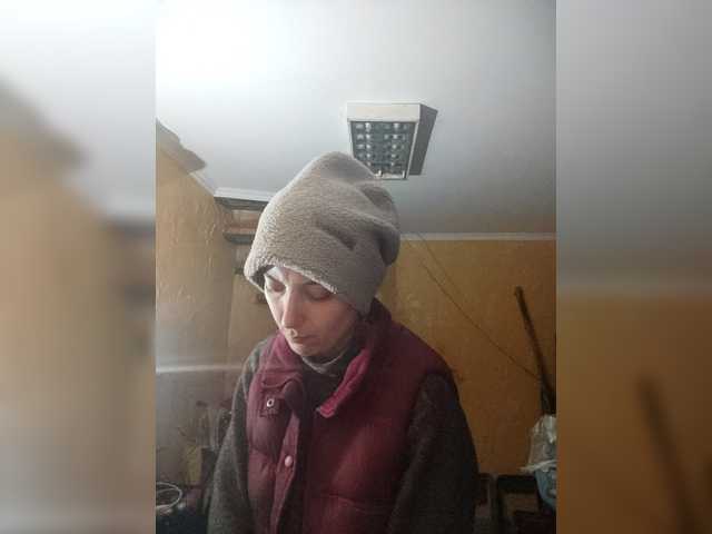 Kira700's BongaCams show and profile