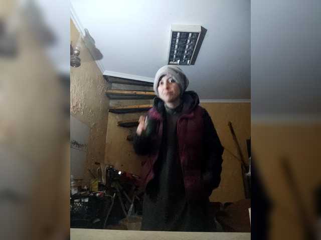 Kira700's BongaCams show and profile