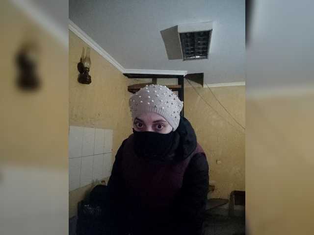 Kira700's BongaCams show and profile