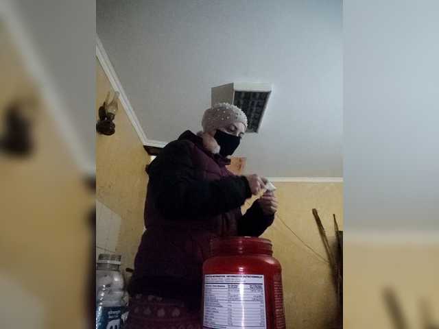 Kira700's BongaCams show and profile